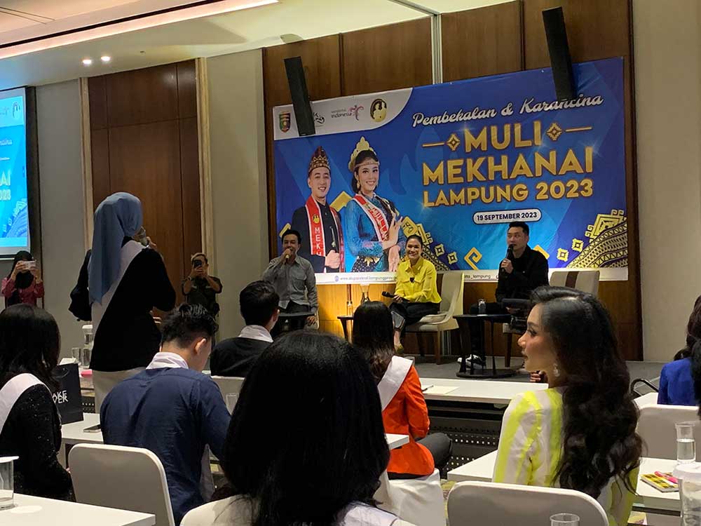 @IMG-5138 Rio Motret dan Naomi Natalia Berbagi Pengalaman kepada Muli Mekhanai Lampung 2023 - Yopie Pangkey