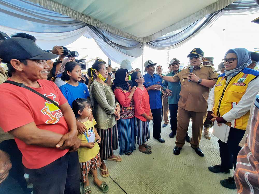 Arinal Tinjau Jalan Provinsi Ruas Kota Gajah - Simpang Randu - Seputih Surabaya - Yopie Pangkey 2