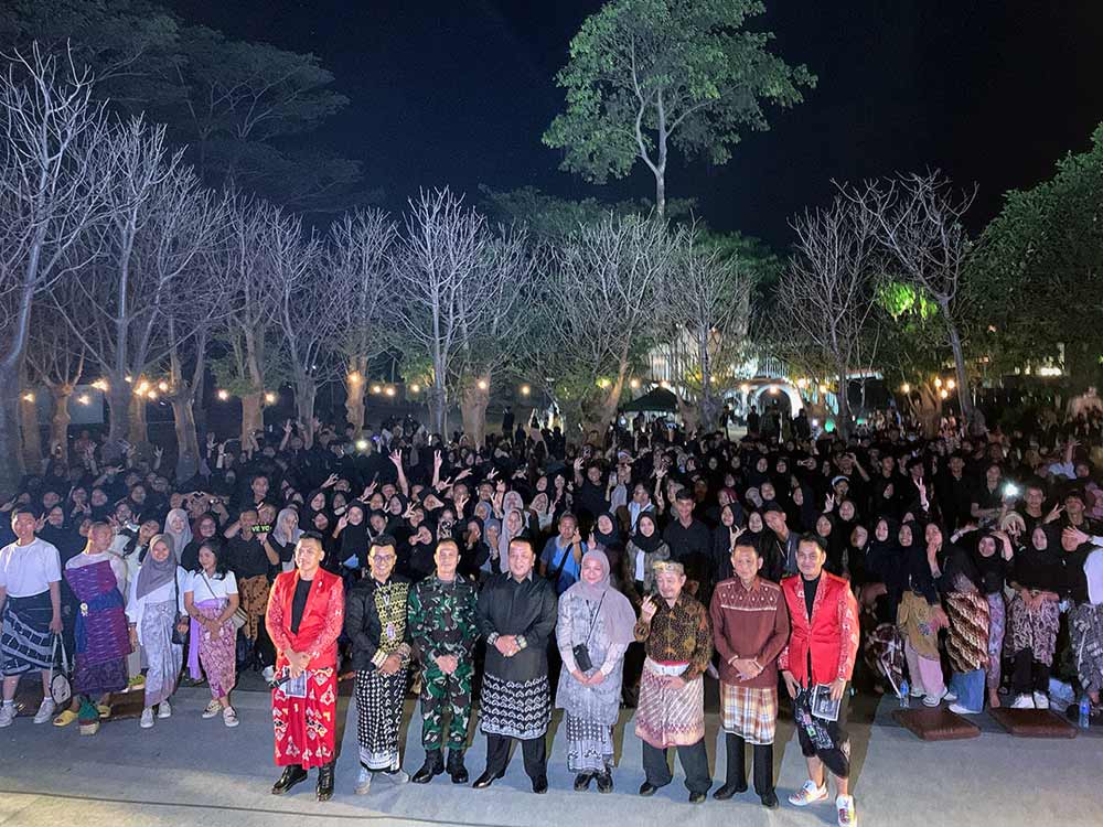 Gubernur Lampung Arinal Djunaidi Apresiasi Pestraria Festival Wastra Lampung untuk Anak Muda - Yopie Pangkey 1
