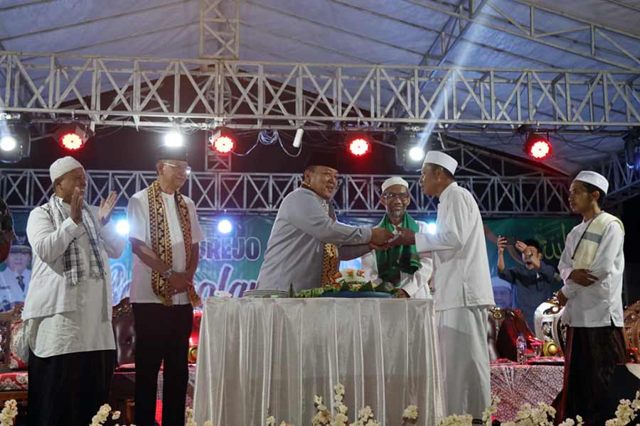 Gubernur Lampung Arinal Djunaidi Hadiri Bulu Rejo Bersholawat di Gading Rejo Pringsewu - adpim prov