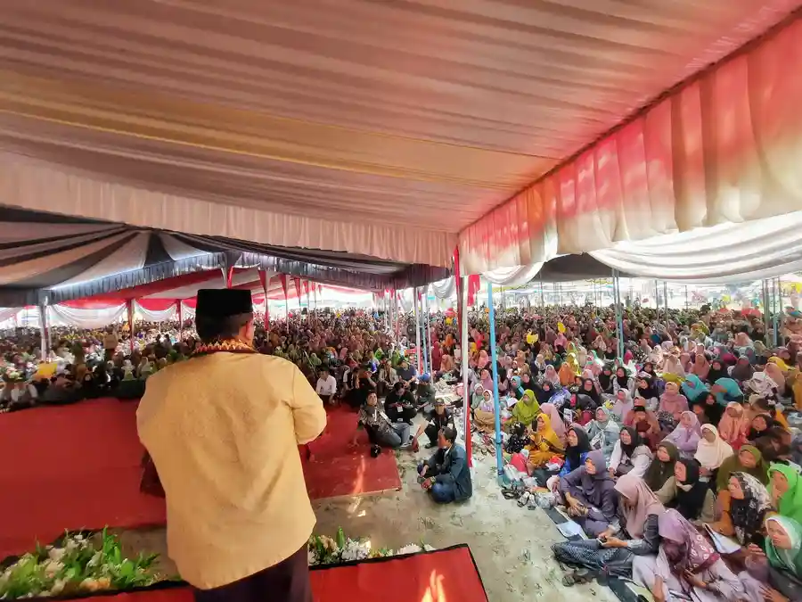 Gubernur arinal djunaidi hadiri pengajian akbar di kecamatan bandar negeri suoh, lampung barat.
