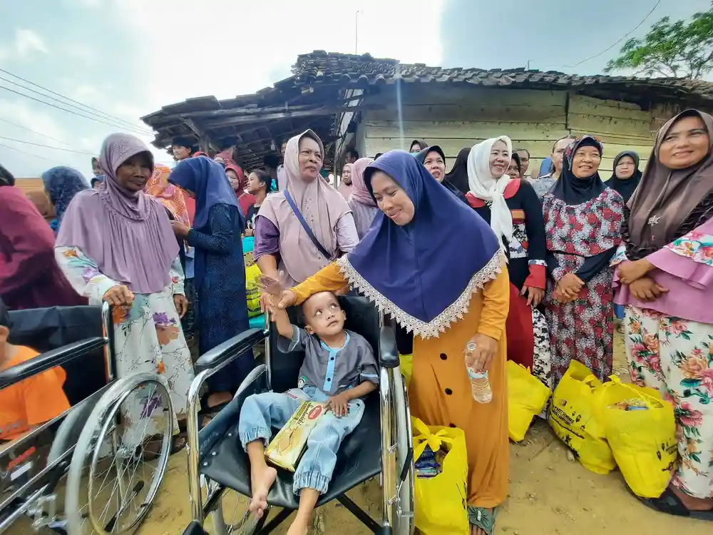 Gubernur Lampung Arinal Djunaidi bantu Nawaitu asal Menggala Selatan Tulang Bawang penderita bocor jantung - Yopie Pangkey
