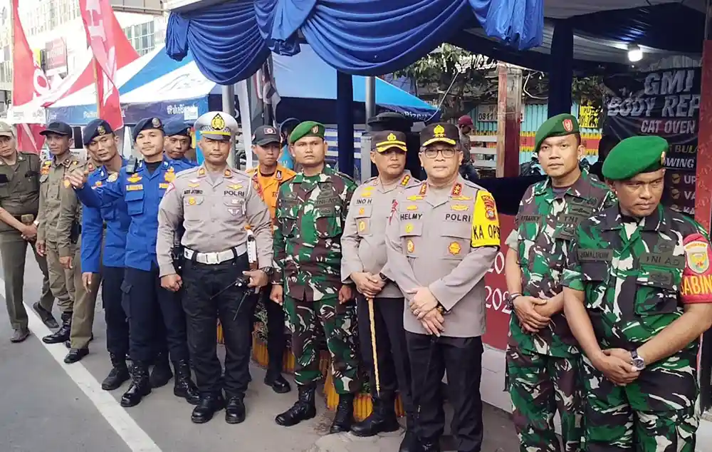 Kapolda Lampung Irjen Helmy Santika Tinjau Persiapan Pengamanan Malam Natal 2023 - Operasi Lilin Krakatau 2023.webp