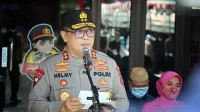 Kapolda Lampung Irjen Helmy Santika Tindak Tegas Anggota yang Melanggar Lalu Lintas Kapolda Lampung Irjen Helmy Santika Tindak Tegas Anggota yang Melanggar Lalu Lintas.webp