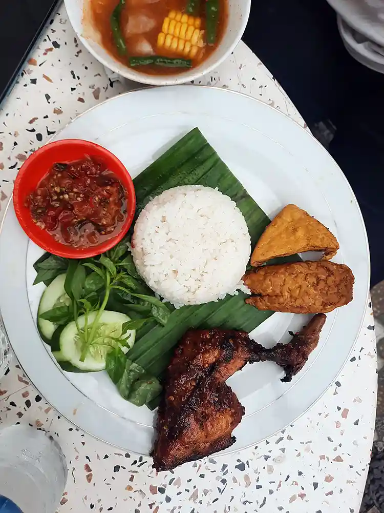 Menu Harga Cafe De Rosse Enggal Bandar Lampung - Yopie Pangkey