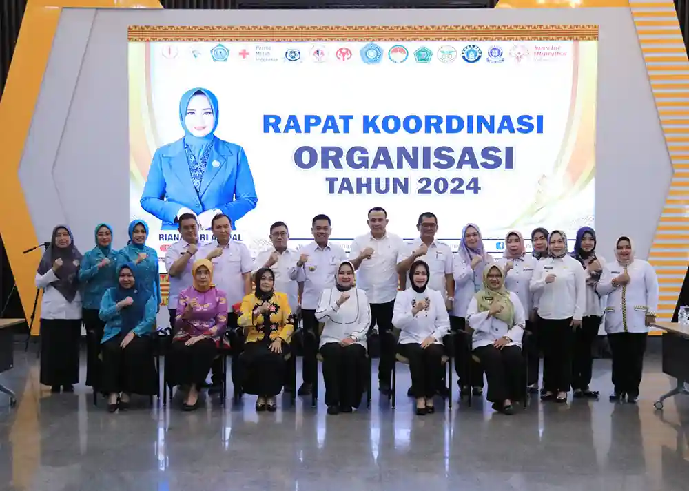 Riana Sari Arinal Ajak Tingkatkan Kualitas Kegiatan Positif Organisasi Binaannya di Tahun 2024 Riana Sari Arinal Ajak Tingkatkan Kualitas Kegiatan Positif Organisasi Binaannya di Tahun 2024.webp