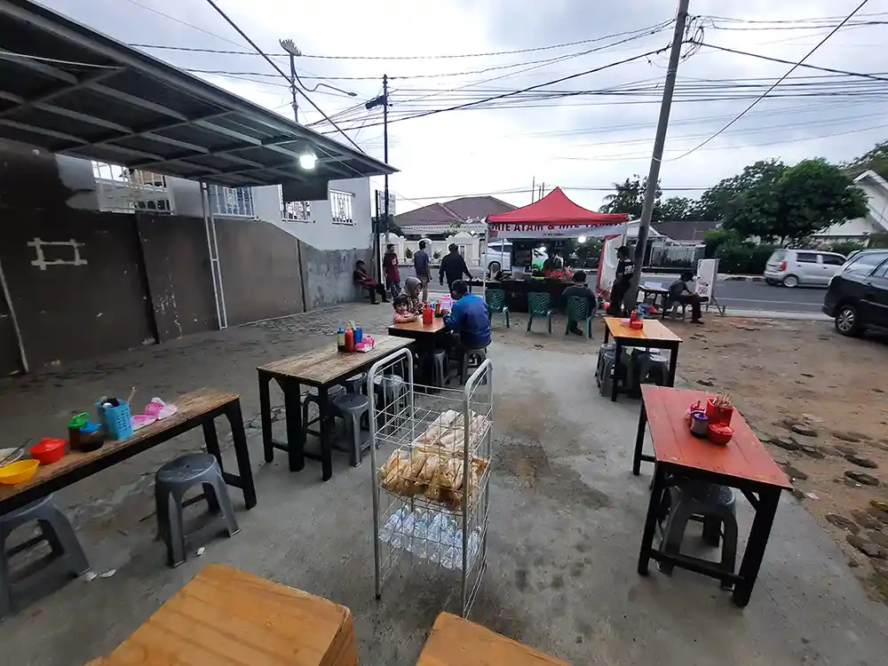 Suasana Lokasi Mie Komak - Mie Ayam dan Mie Yamin Bandar LAmpung - Yopie Pangkey - 1
