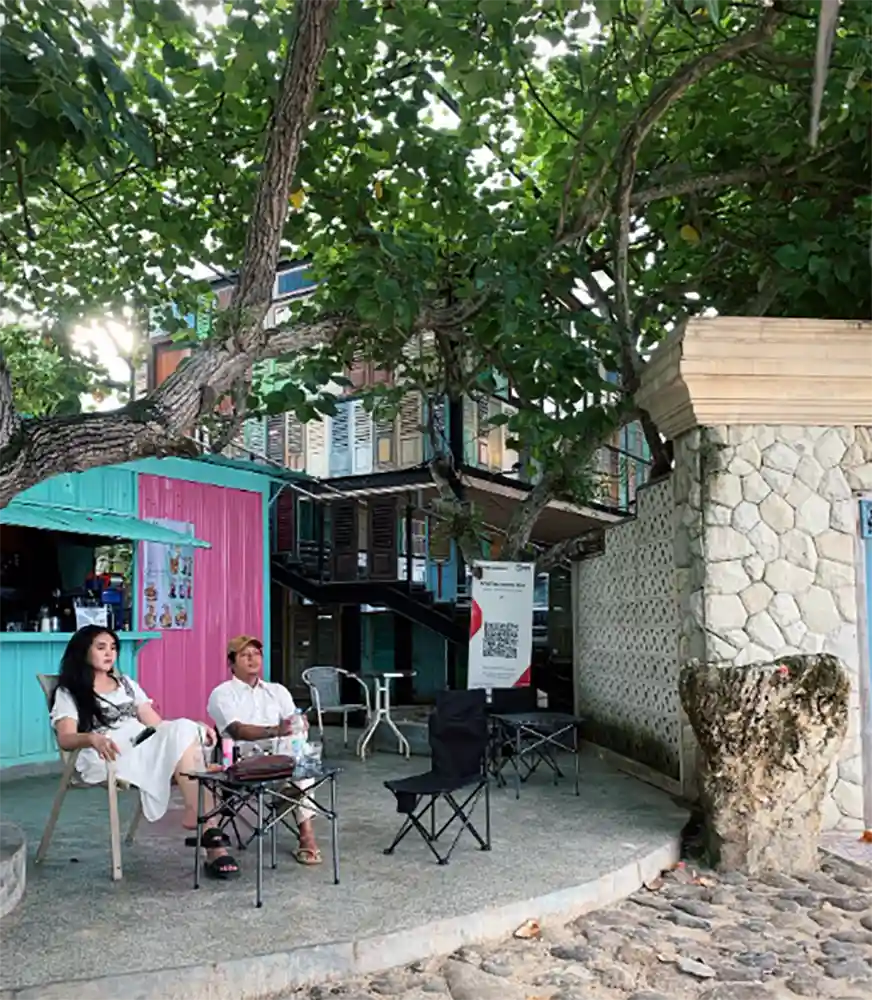 Foto Gambar Mimi's Cafe Pantai Mutun Pesawaran 2