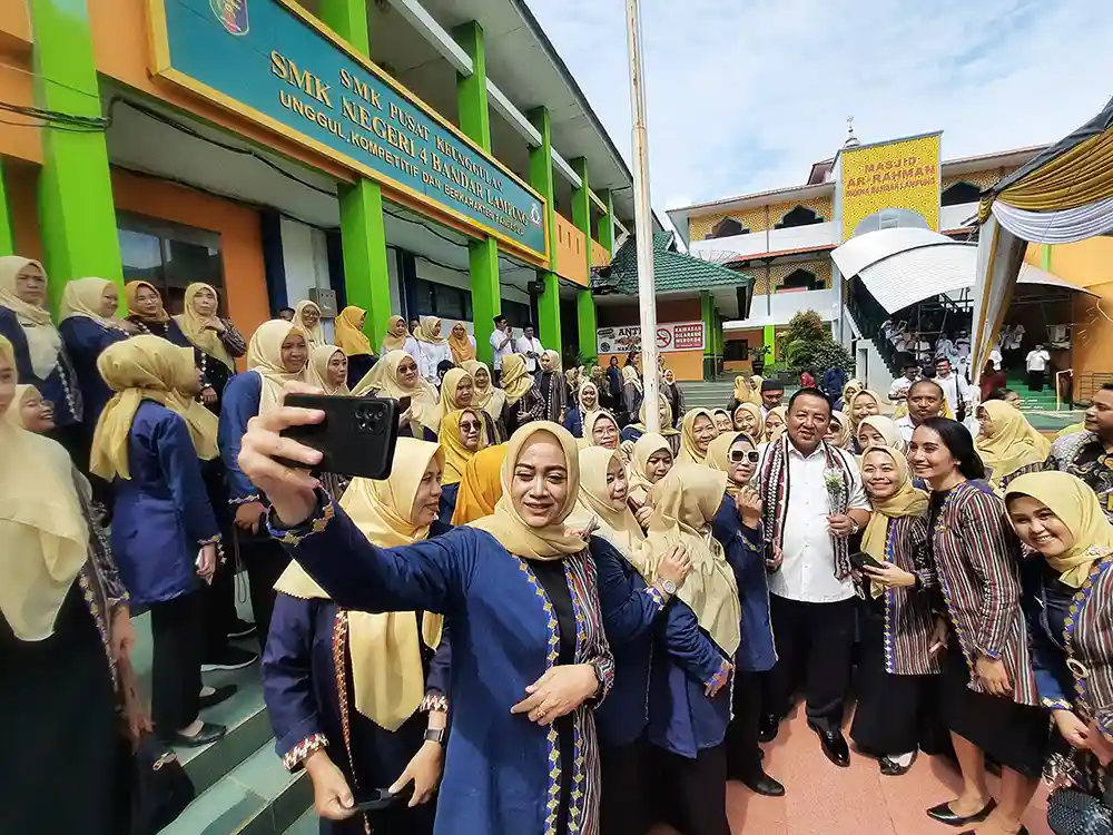 Gubernur Arinal Djunaidi Resmikan Masjid Ar-Rahman dan Ruang Praktik Siswa SMK Negeri 4 Bandar Lampung - Yopie Pangkey 2