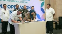 Serah Terima Operasional Paket Inpres Jalan Daerah IJD Tahun Anggaran 2023 - Arinal Djunaidi Apresiasi Kinerja BPJN Lampung Tuntaskan Jalan Serah Terima Operasional Paket Inpres Jalan Daerah IJD Tahun Anggaran 2023 - Arinal Djunaidi Apresiasi Kinerja BPJN Lampung Tuntaskan Jalan.webp