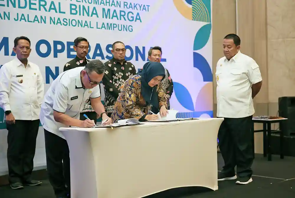 Serah Terima Operasional Paket Inpres Jalan Daerah IJD Tahun Anggaran 2023 - Arinal Djunaidi Apresiasi Kinerja BPJN Lampung Tuntaskan Jalan.webp