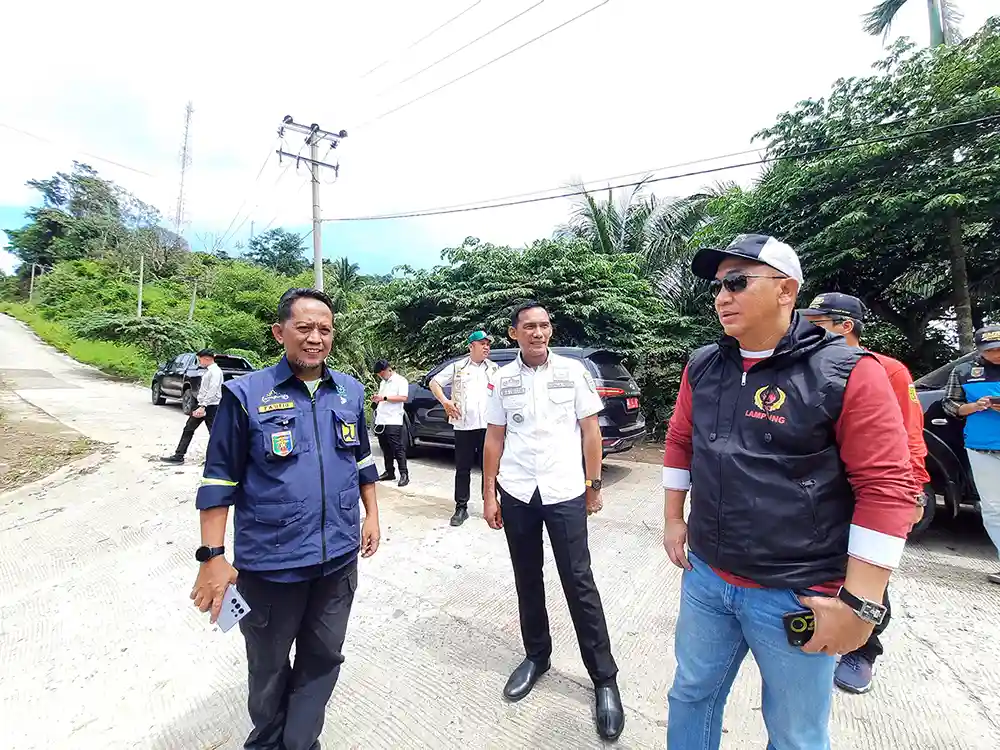 Perbaikan Jalan Provinsi di Peisisir Tanggamus, Akses Pariwisata - Sukamara Kuripan - Simpang Teluk Kiluan - Simpang Umbar - Putih Doh - Simpang Kota Agung - Yopie Pangkey - 2