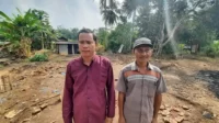 Dua Warga Mulang Maya Lampung Utara Terima Bantuan Bedah Rumah dari Gubernur Arinal Djunaidi - Yopie Pangkey 1