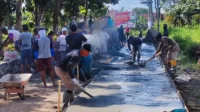3 Kades di Jati Agung Lamsel Bangun Jalan Cor Mandiri KPKAD Apresiasi.webp
