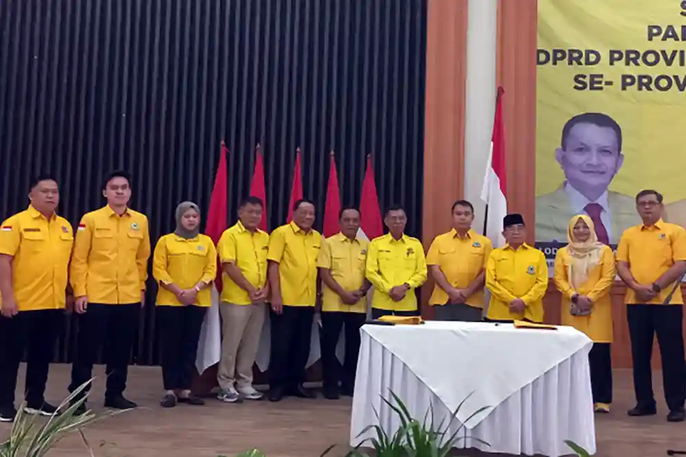 94 Anggota DPRD Provinsi Kabupaten Kota Terpilih Partai Golkar Lampung Teken tanda tangan Pakta Integritas
