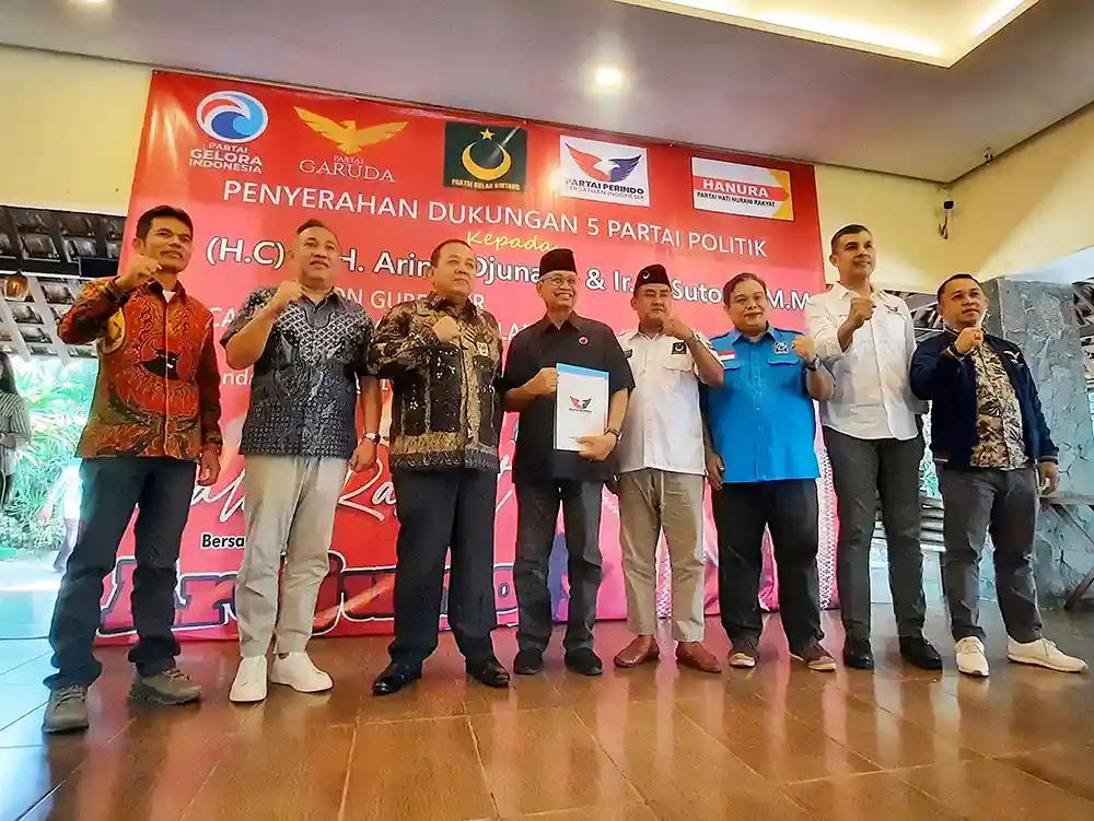 Ketua Bappilu PDIP Umar Ahmad Optimis Kemenangan Arinal Djunaidi - Sutono di Pilgub Lampung 2024 - yopie pangkey.webp