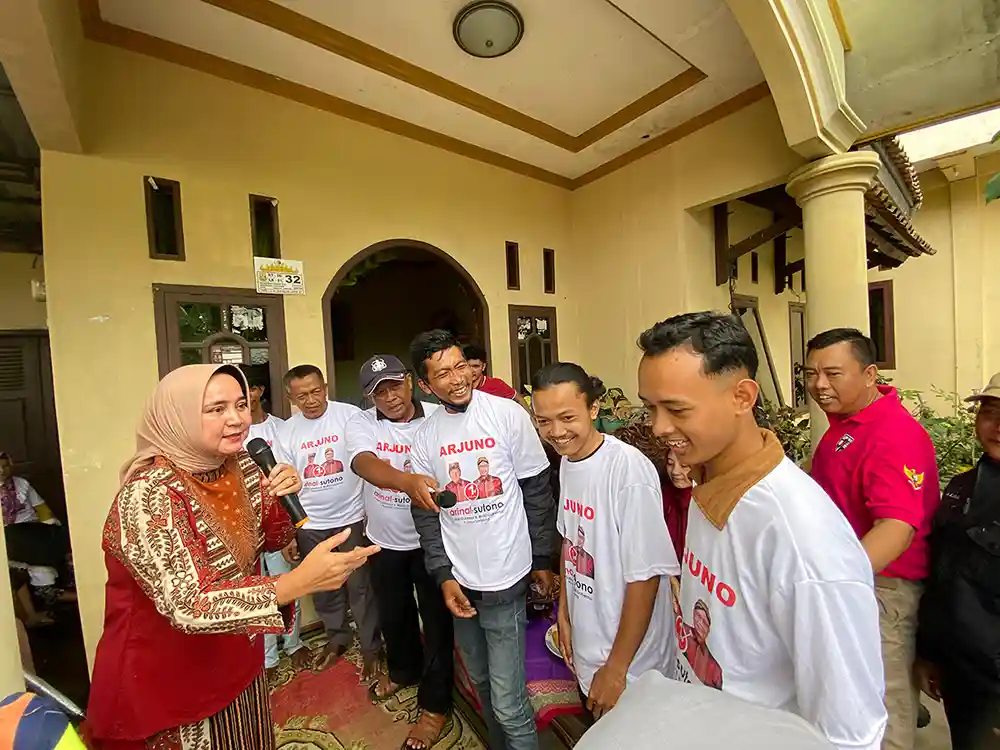 Riana Sari Ajak Warga Sukarame Pilih Ardjuno - Arinal Djunaidi Sutono - Coblos Nomor 1 Biar Berjaya.webp