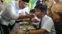 Gubernur Lampung Terpilih Rahmat Mirzani Djausal Tinjau Program Makan Bergizi Gratis di Metro
