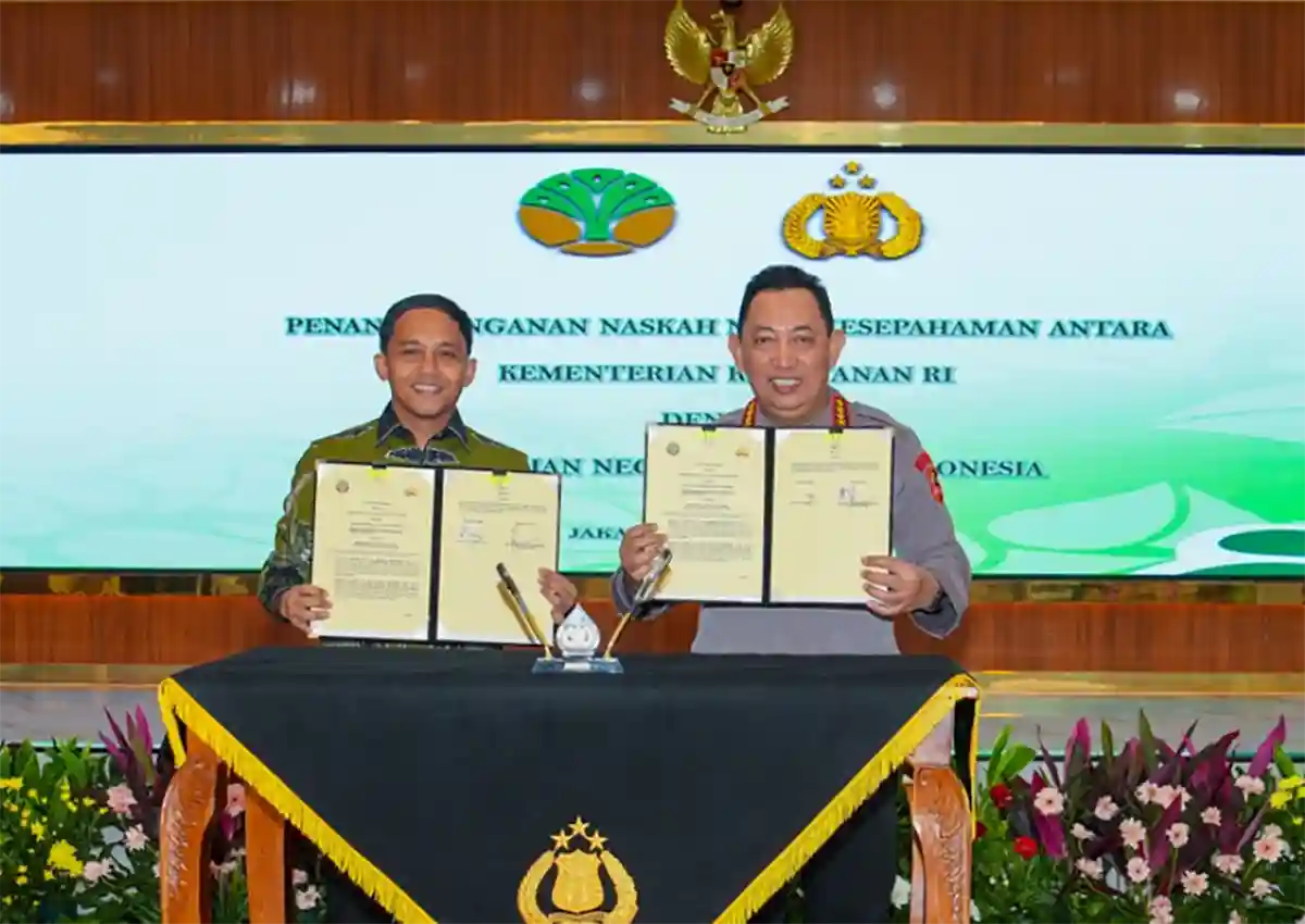 Kemenhut-Polri Teken MoU Kolaborasi Jaga dan Maksimalkan Fungsi Hutan untuk Kesejahteraan Masyarakat.webp
