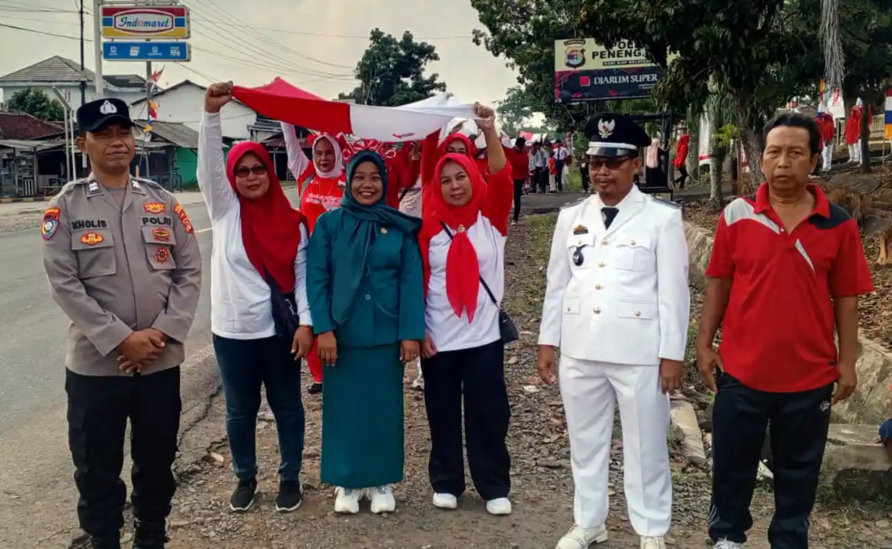Dijahit Rakyat Diarak Bersama - Bendera Merah Putih 80 Meter Menyusuri Desa Pasuruan lampung Selatan Lamsel - 2