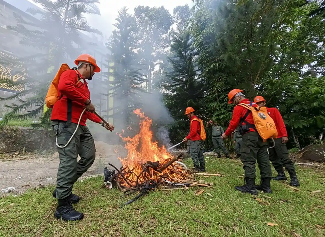Apel Siaga Karhutla Dishut Lampung Perkuat Polhut dengan Pemberdayaan Masyarakat dan Smart Patrol - Yopie Pangkey 2