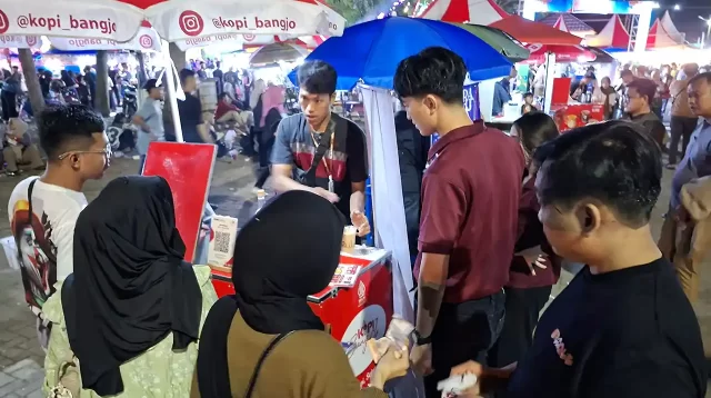 Kopi Keliling di Lampung Fest Laris Ratusan Cangkir Warnai Dinamika Ekonomi Rakyat - Yopie Pangkey 2