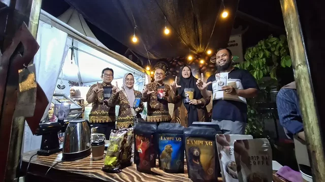 Wakil Bupati Pringsewu Umi Laila Nikmati Atmosfer “Coffee and Tourism” di Lampung Fest 2025