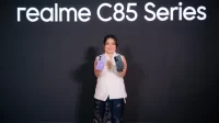Krisva Angnieszca - PR Lead realme Indonesia bersama realme C85 Series