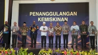 Lampung Raih Penghargaan Kemendagri Gubernur Rahmat Mirzani Djausal Sukses Tekan Angka Kemiskinan Lampung Raih Penghargaan Kemendagri Gubernur Rahmat Mirzani Djausal Sukses Tekan Angka Kemiskinan