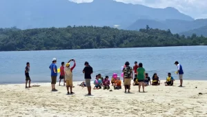 Siapa Wisatawan Lampung dan Mengapa Mereka Tak Tinggal Lama - Opini dan Foto Yopie Pangkey
