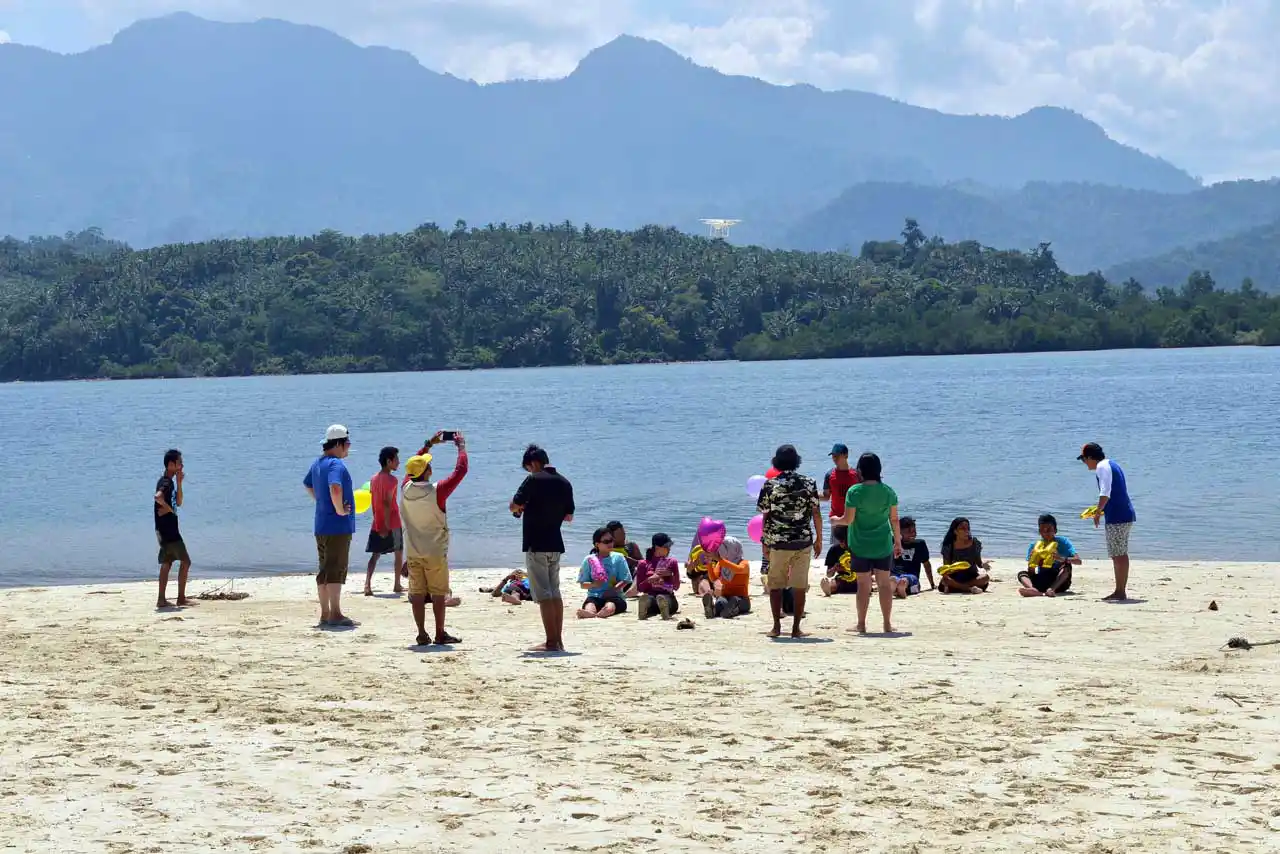 Siapa Wisatawan Lampung dan Mengapa Mereka Tak Tinggal Lama - Opini dan Foto Yopie Pangkey