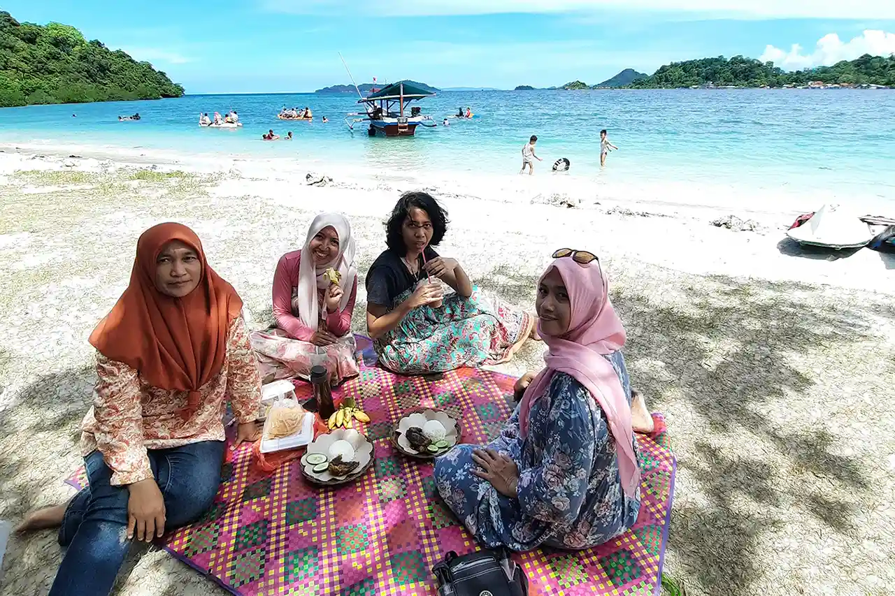 Literasi Libur Berwisata Saat Lebaran di Lampung Tetap Waras di Momen Paling Ramai Yopie Pangkey