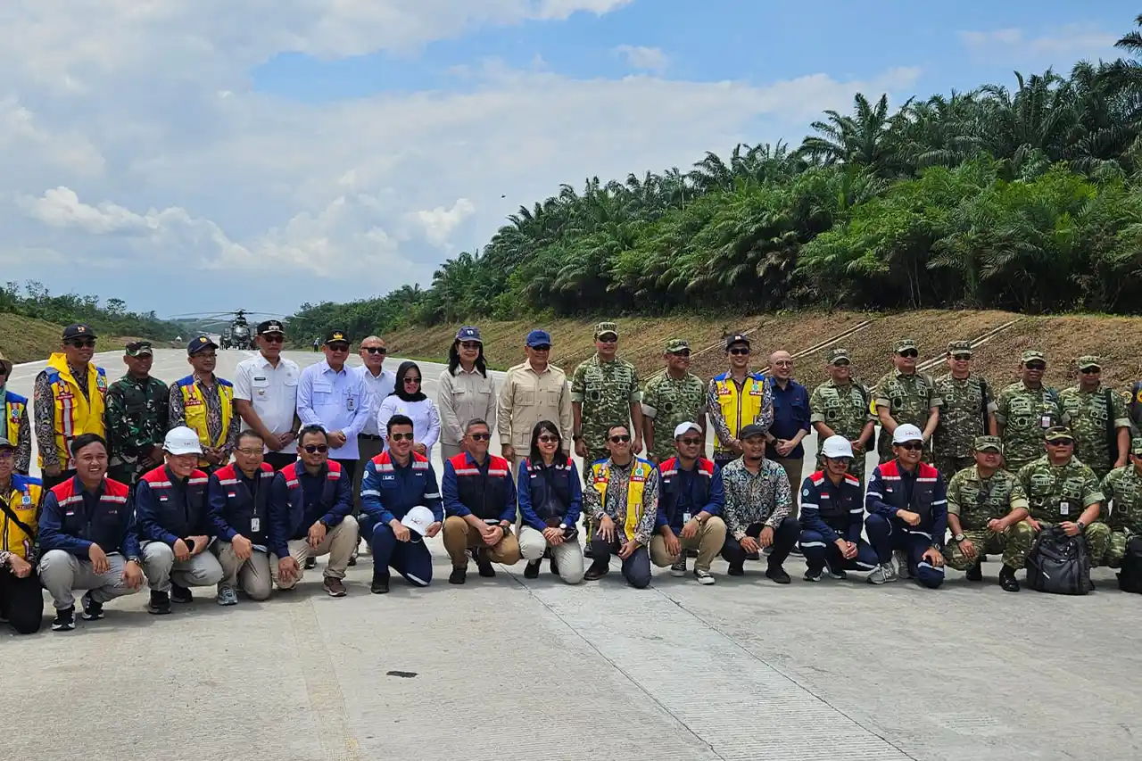 Pertama di Indonesia Jet Tempur TNI AU Mendarat di Tol Lampung 2