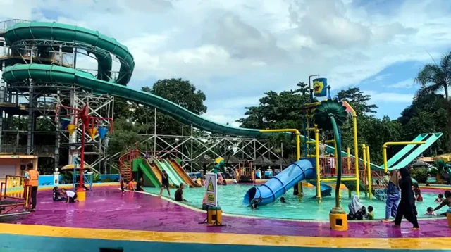 Rekomendasi Waterpark Waterboom di Bandar Lampung - Andrian Story.webp