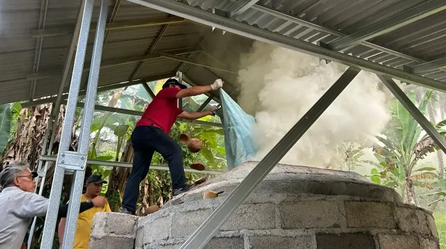 Arang Kelapa Naik Kelas Teknologi Tungku Beehive Dorong Efisiensi dan Nilai Tambah Desa