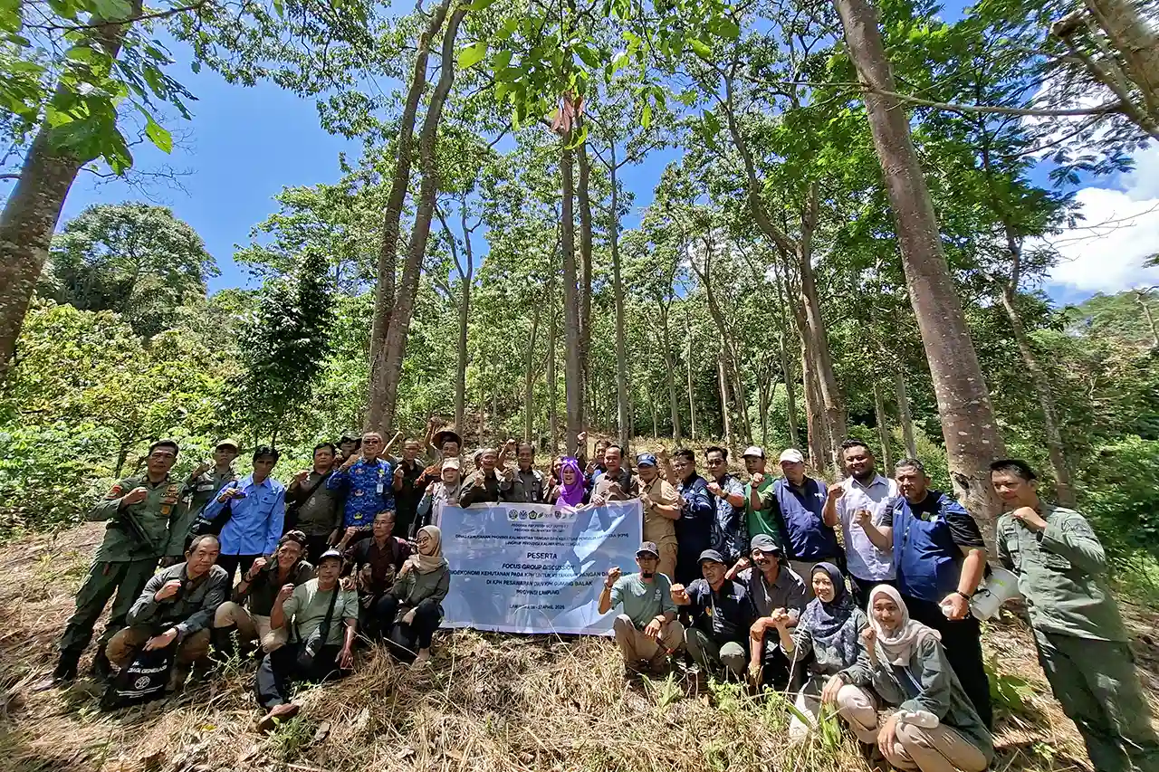 FGD Bioekonomi Kehutanan di KPH untuk Ketahanan Pangan dan Energi - Mengapa Model Agroforestri Pesawaran Layak Ditiru - Yopie Pangkey