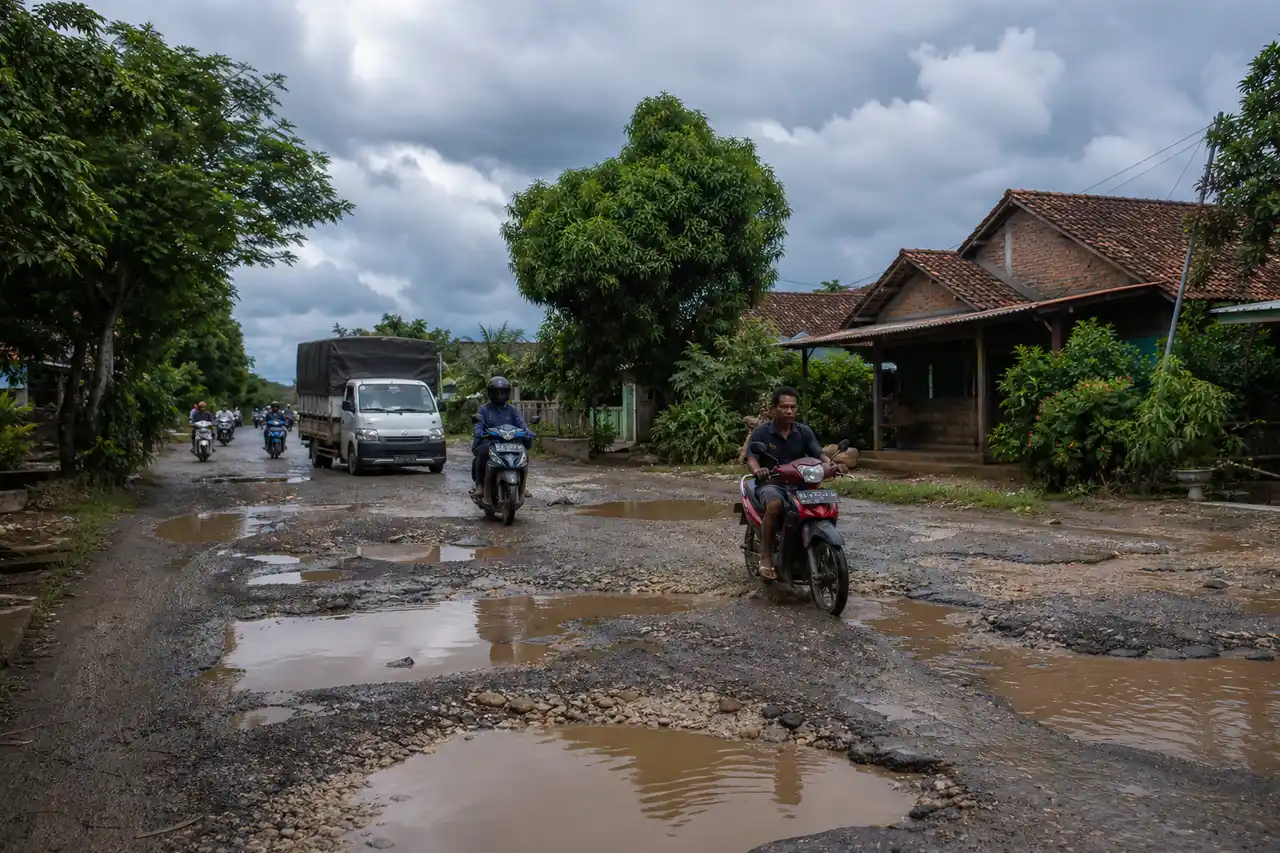 Pajak Kendaraan Bermotor PKB BBNKB Tak Cukup Biayai Perbaikan Jalan Selisih Anggaran Capai 5 Kali Lipat