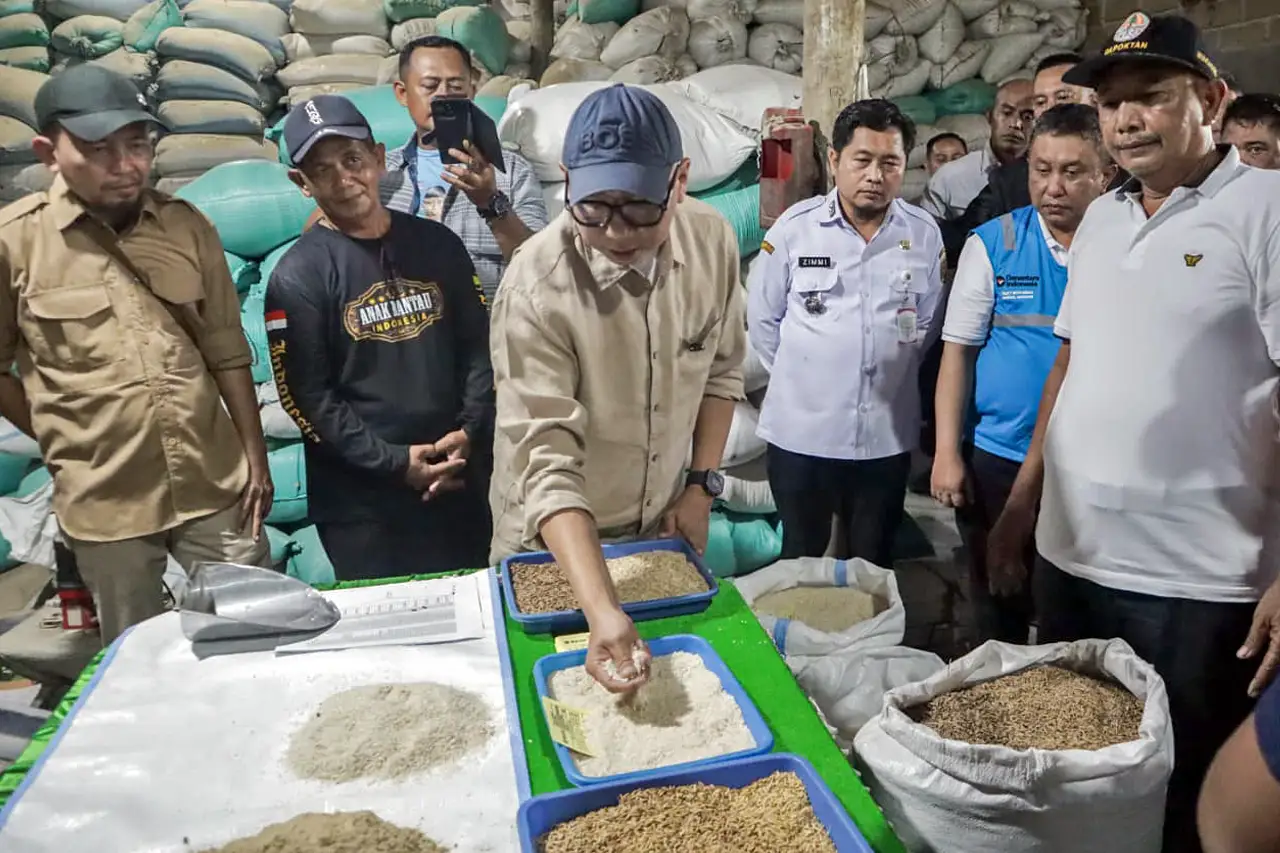 Foto Gubernur Lampung Rahmat Mirzani Djausal bed dryer Mesin Pengering Gabah Dongkrak Harga Petani Mesuji dan Tulang Bawang