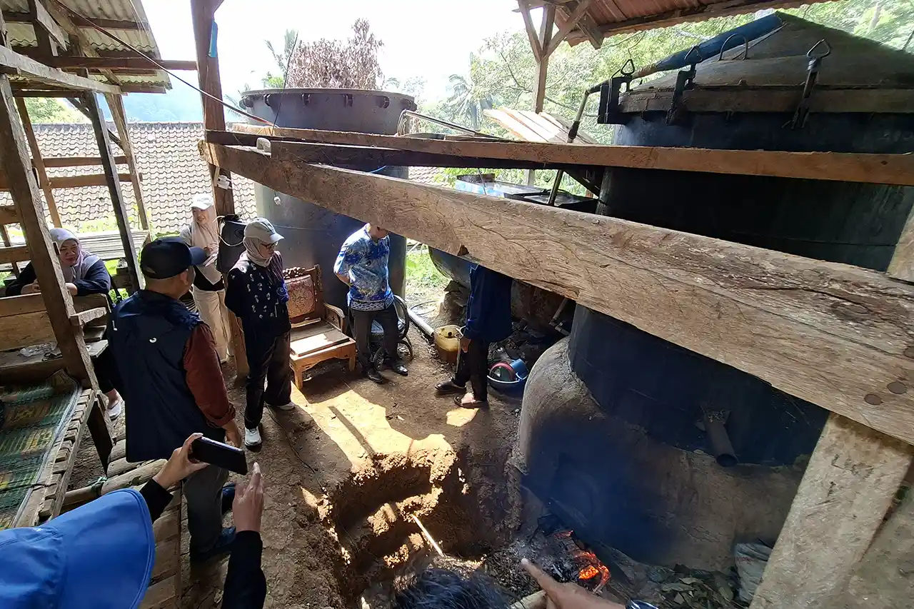 Model Agroforestri Pesawaran Jadi Rujukan Nasional - Setelah Kalteng Kini Giliran Kalsel Belajar - Yopie Pangkey - 1