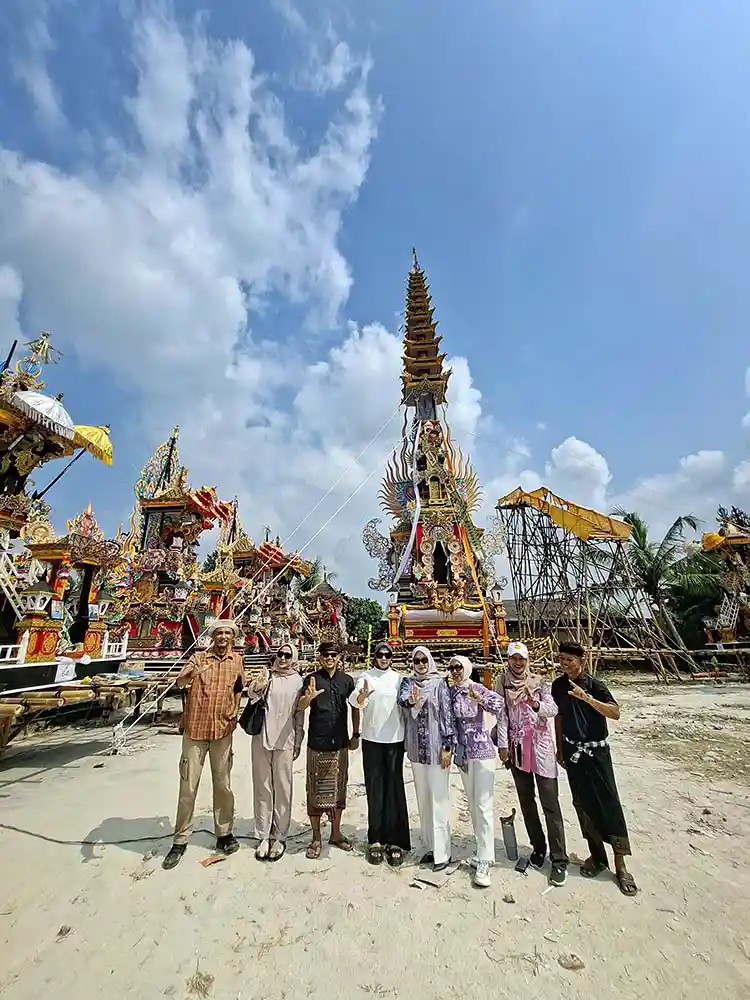 Ngaben Massal Balinuraga Potret Toleransi yang Dipanggul Bersama di Lampung Selatan - Yopie Pangkey 1