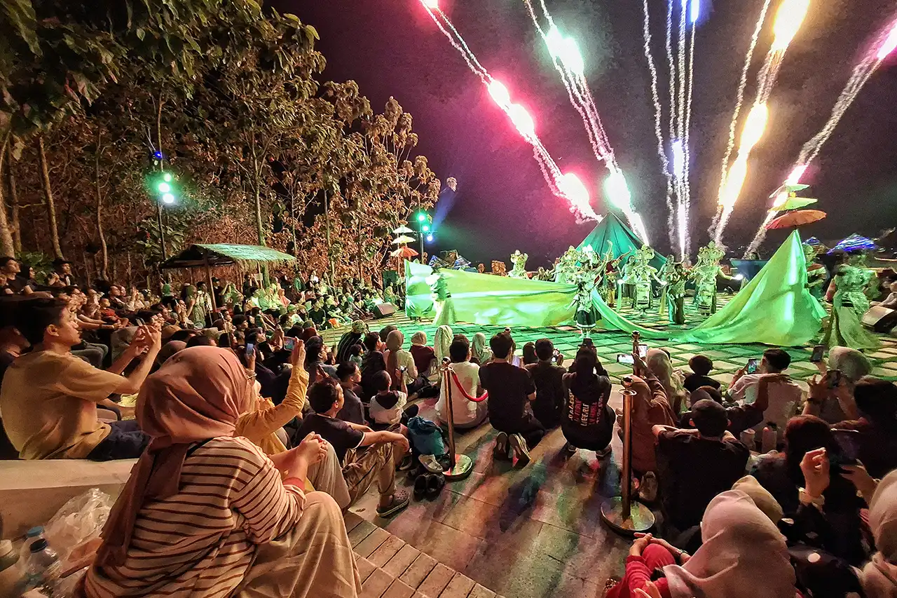 Sendratari Tanoh Krakatau Kembali Pentas Tiket Ludes 3 Jam - Gar Dancestory Bukit Aslan - Yopie Pangkey - 3