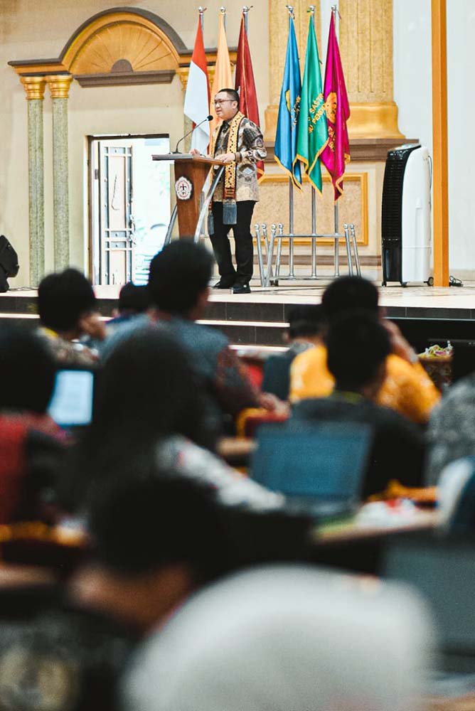 Wakil Bupati Pesawaran Antonius Muhammad Ali Ajak Mahasiswa Menjadi Pemimpin Adaptif Berintegritas Berdampak - 2