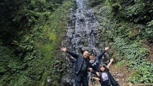 Wabup Pesawaran Antonius Muhammad Ali Jelajahi Desa Harapan Jaya Way Ratai, dari Kebun Kopi hingga Air Terjun 3 - Yopie Pangkey