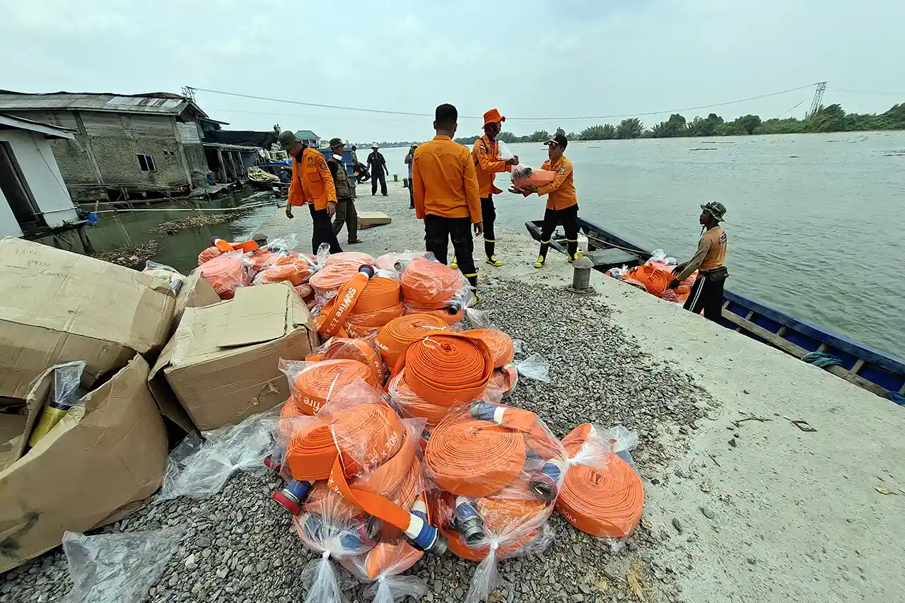 BPBD Pemprov Lampung Salurkan Bantuan Logistik dan Peralatan Pemadaman Karhutla TN Way Kambas - Yopie Pangkey