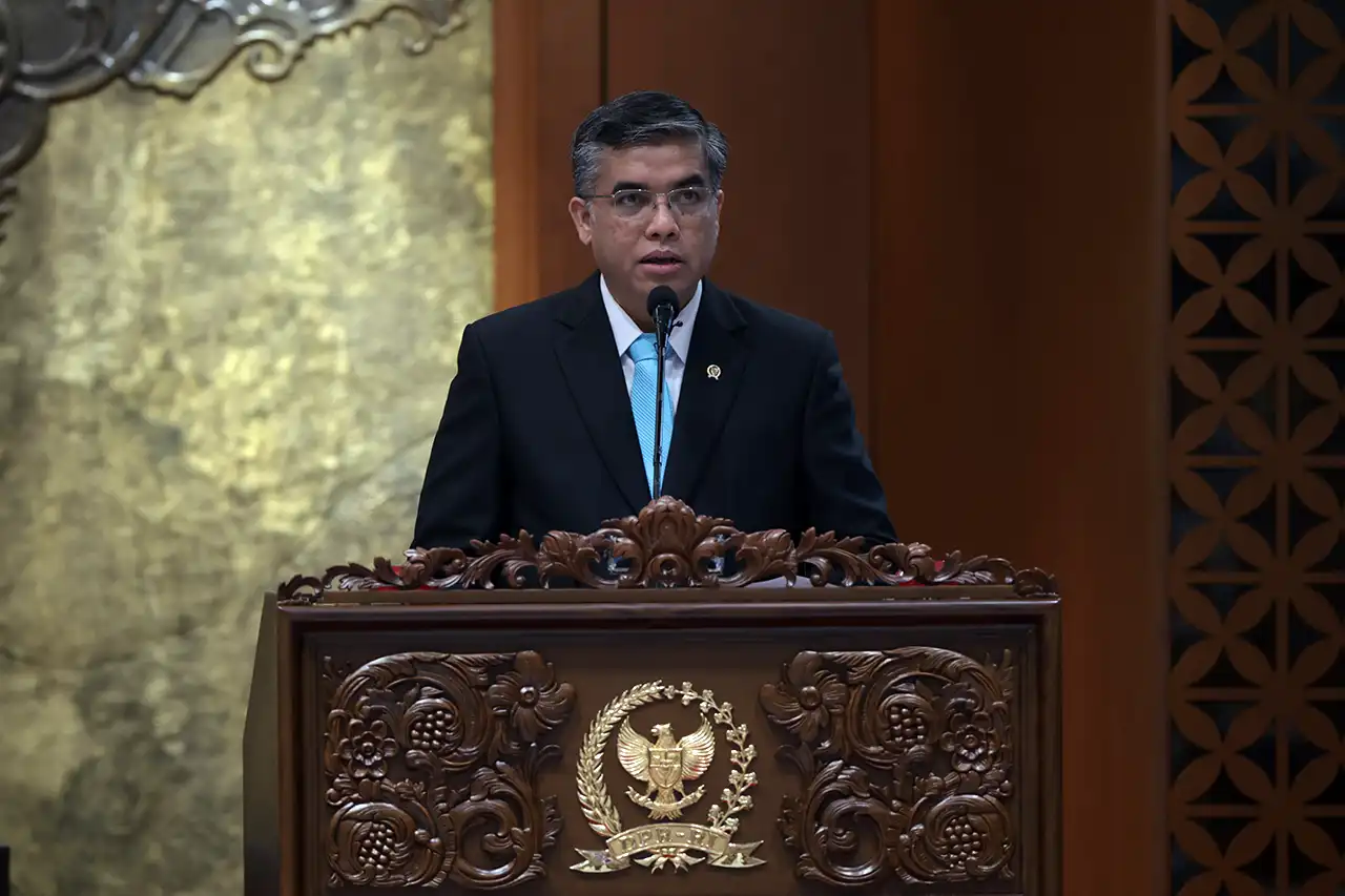 Menteri Ketenagakerjaan Yassierli - 10 Poin Penting UU Pelindungan Ketenagakerjaan bagi Pekerja