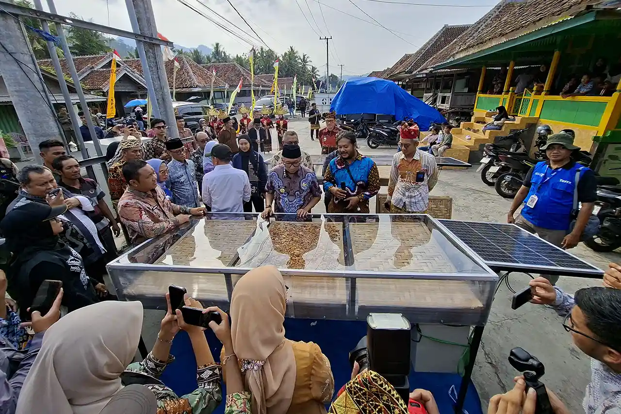 Pekon Ampai Marga Punduh Pesawaran Dapat Solar Dryer Kakao Petani Hutan Pamer Cokelat - Yopie Pangkey 3